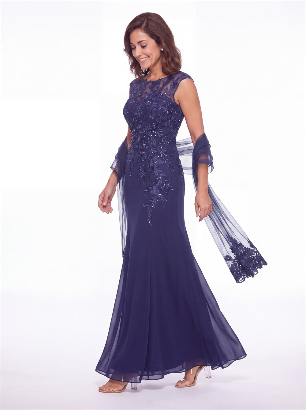 Lace Applique Scoop Neck Chiffon Sheath Maxi Gown - Detail View 5