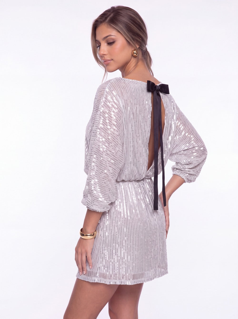 Scoop Neck Long Sleeve Sequin Mini Homecoming Dress - Detail View 4